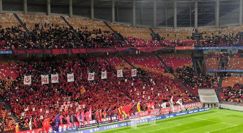 记者：费内巴切仍在和曼城谈阿克转会费，预计700万+150万镑