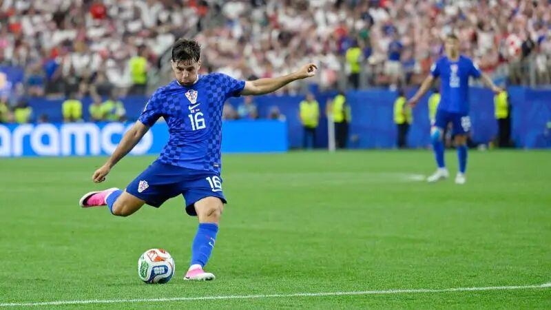 广东7人完成注册！徐杰领衔3将进入合同年，宏远新赛季要赌一把了